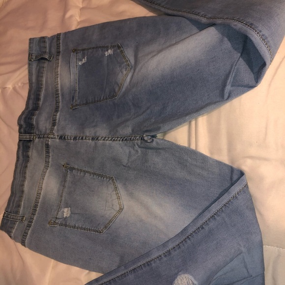 NWOT Ripped Jeans - Picture 3 of 4